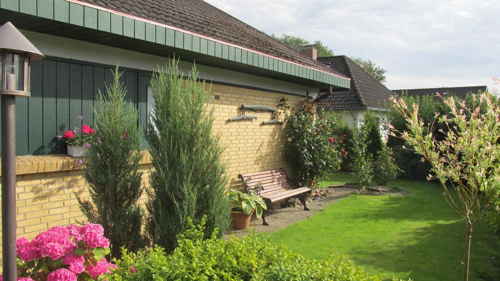 Gaestehaus Carstens Friedrichstadt Exterior foto